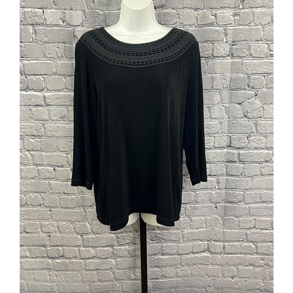 Chico's Travelers Slinky Crochet Neck Trim Top 3/4 Sleeve Size 2 L 12 NWT - Picture 3 of 7